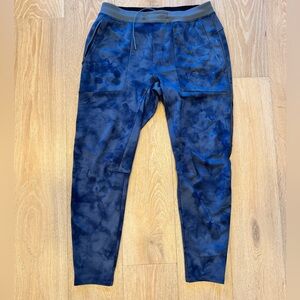 Lululemon Men Size L Textured Tech Jogger